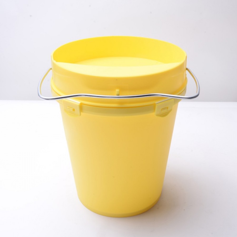BEBEDOURO DE AVES EM BALDE PLASTICO AMARELO 5,5 LITROS BEBEDOURO DE AVES EM BALDE PLASTICO AMARELO 5,5 LITROS