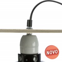 REFLETOR COM GRELHA DE PROTEÇÃO 150W